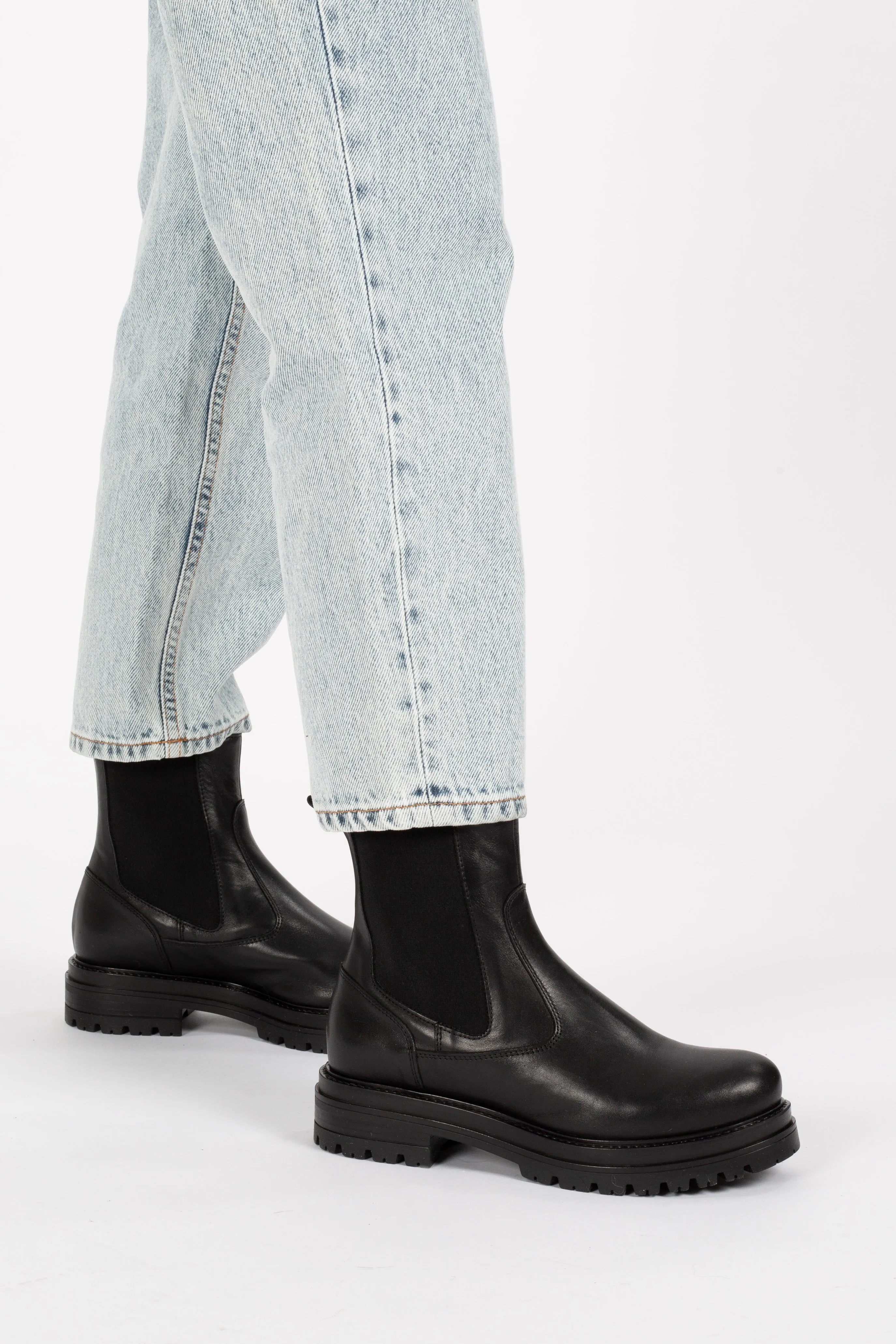 6092M Chelsea Low Boot - Black Calf Nero