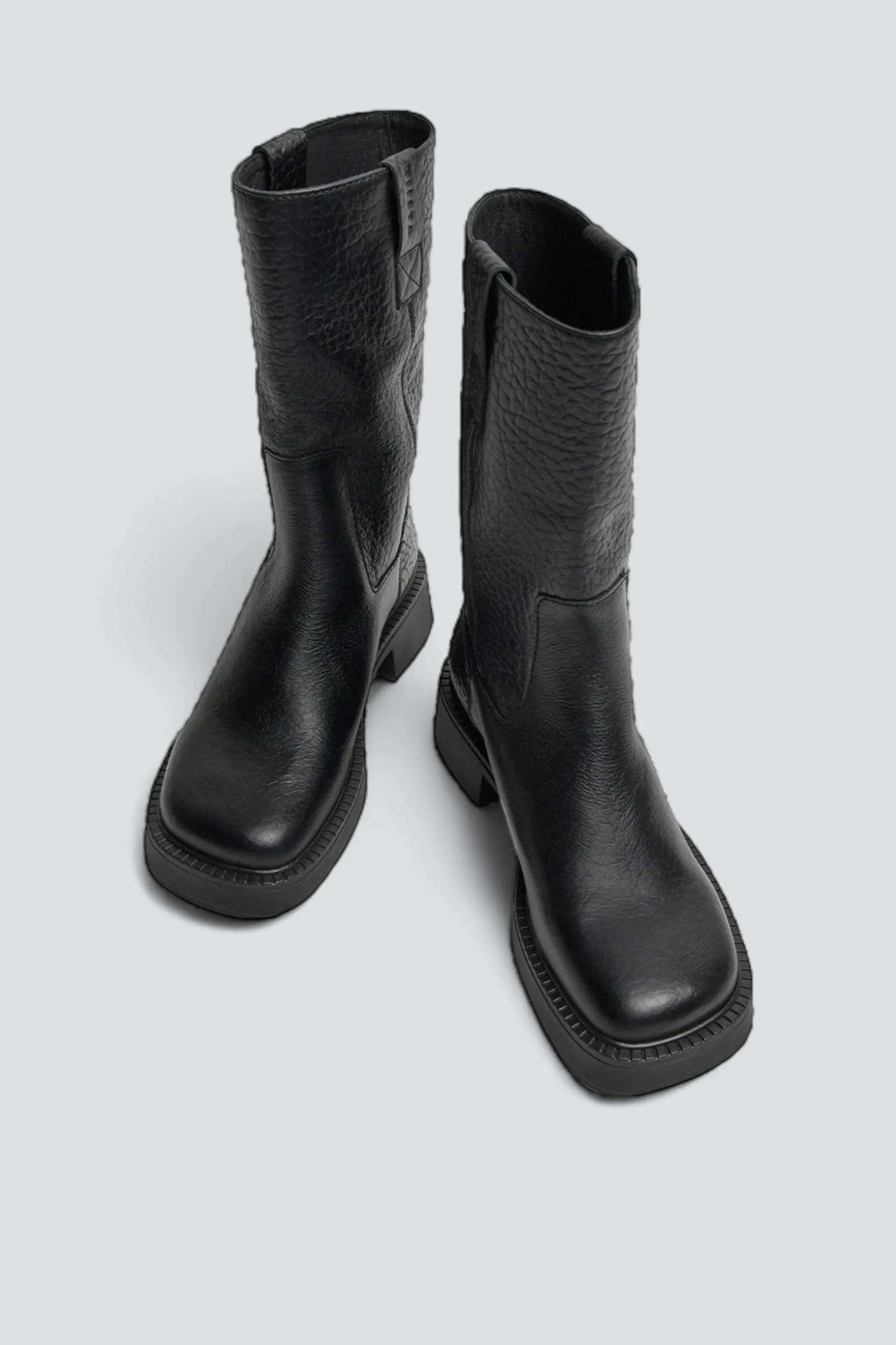 Black Aron Boot