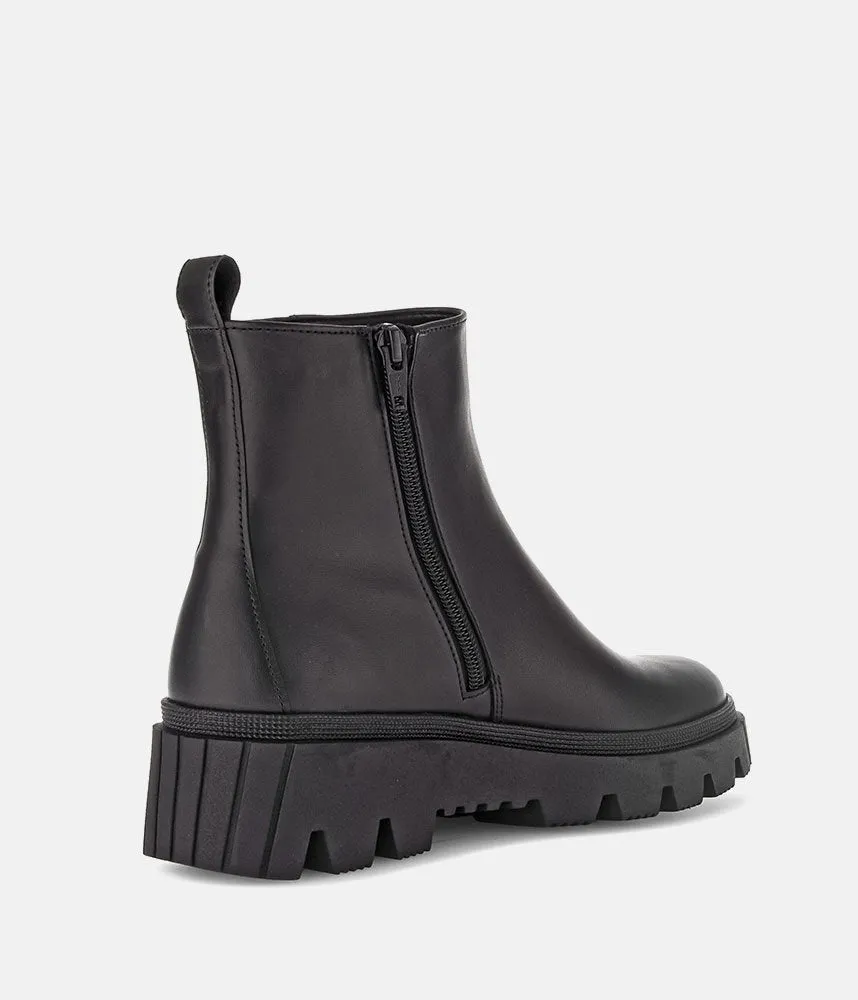 Gabor Trendy Black Ankle Boots