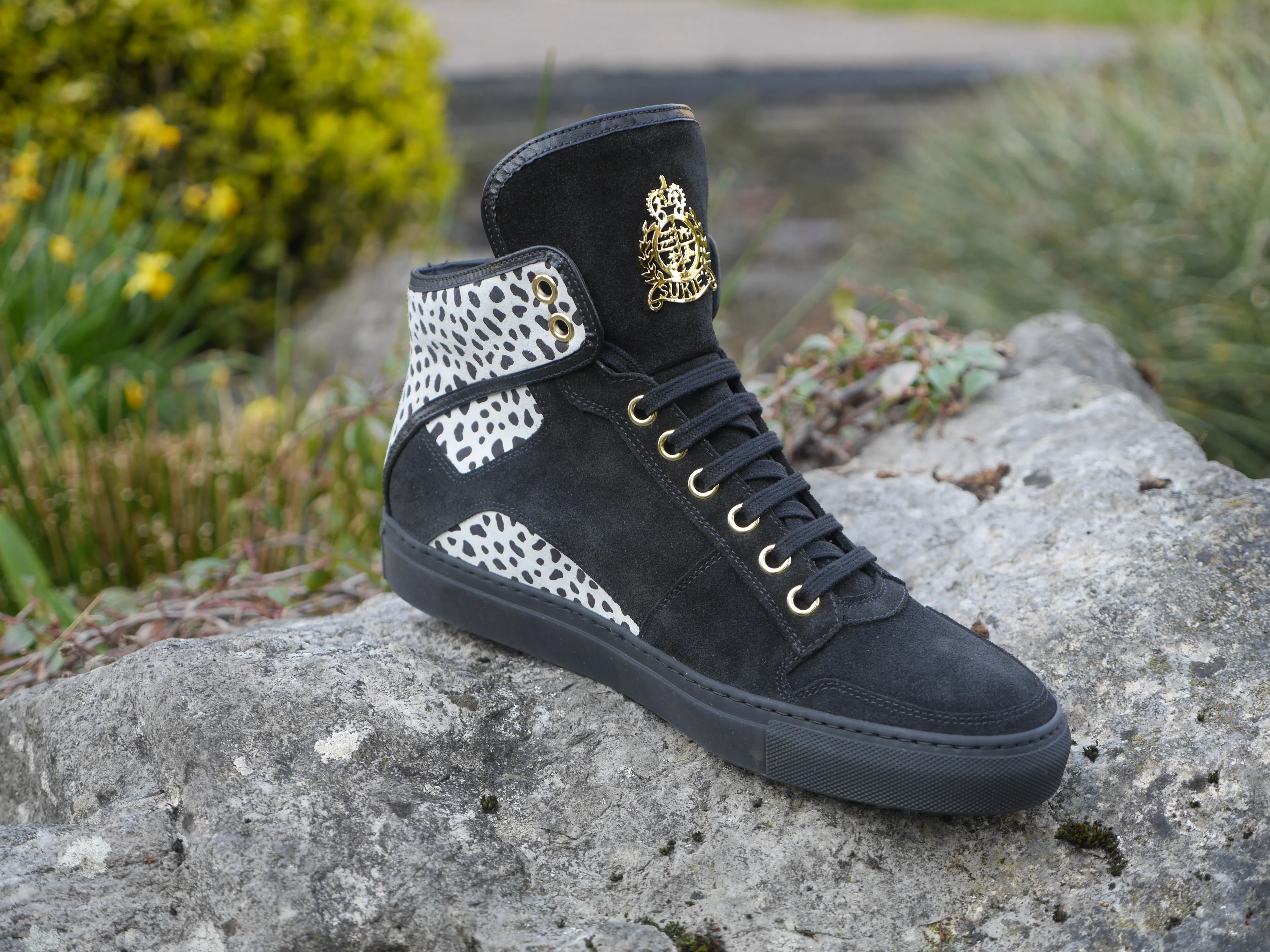 HONOUR - Black Cheetah