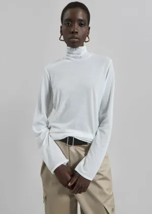 Matin Fine Cotton Knit Turtleneck - White
