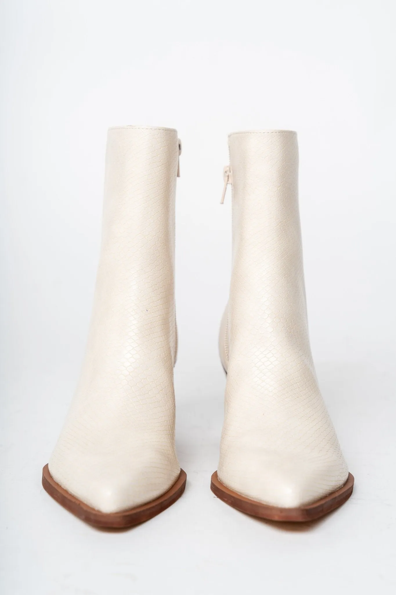 Miley alligator bootie beige