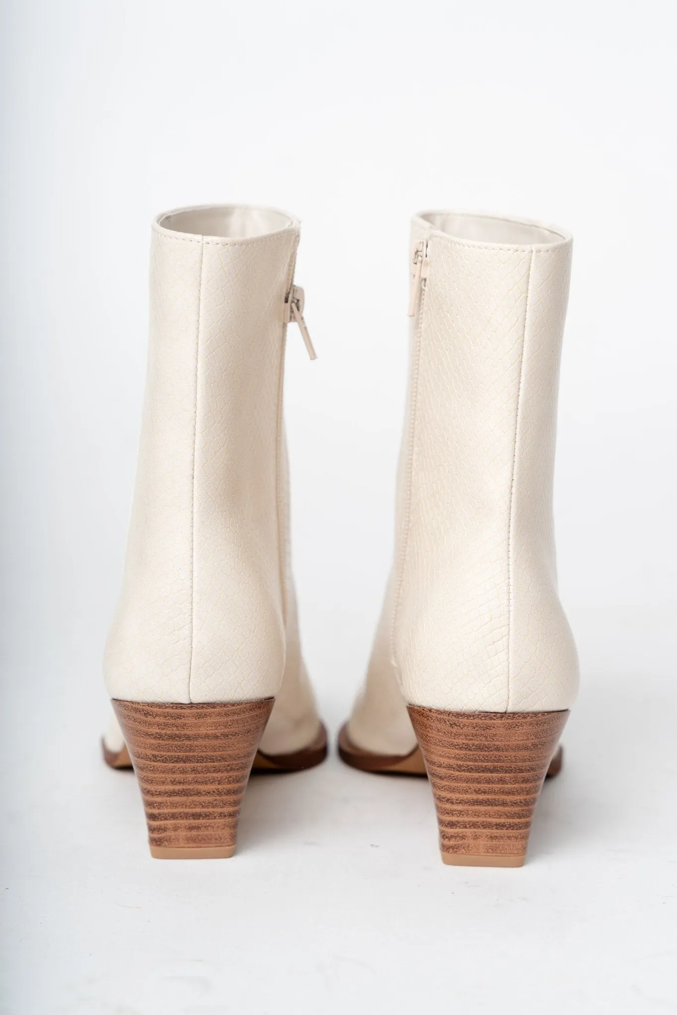 Miley alligator bootie beige