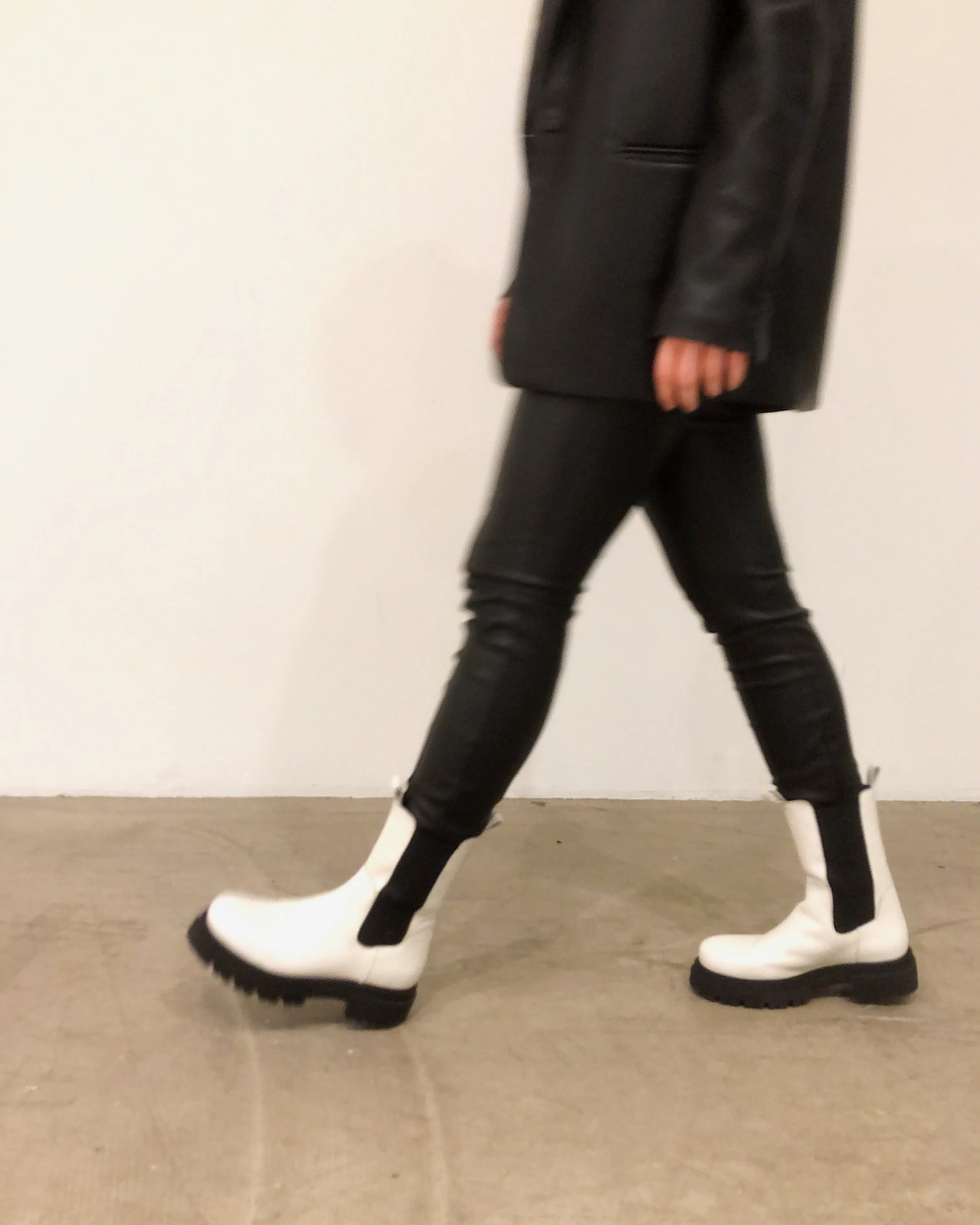 Prima New Sauvage - White/Black